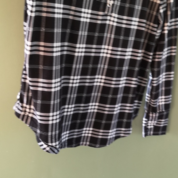 Cynthia Rowley Super Soft Plaid Long Sleeve Rounded Hem Snap Front Closure Sz L - Picture 6 of 8